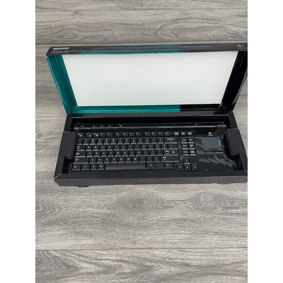 Logitech Playstation 3 Gaming Keyboard Cordless MediaBoard Pro Bluetooth - Picture 3 of 7